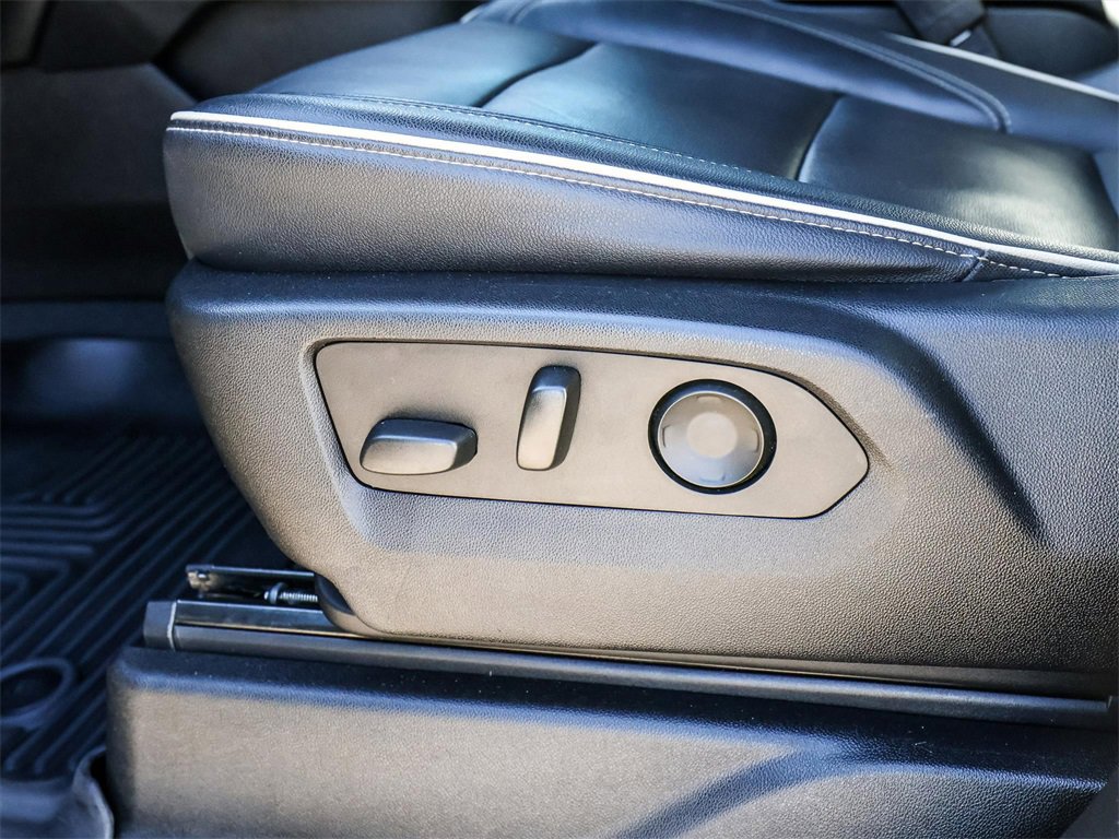 Used 2021 GMC Yukon XL SLT w/ SLT Premium Package image 32