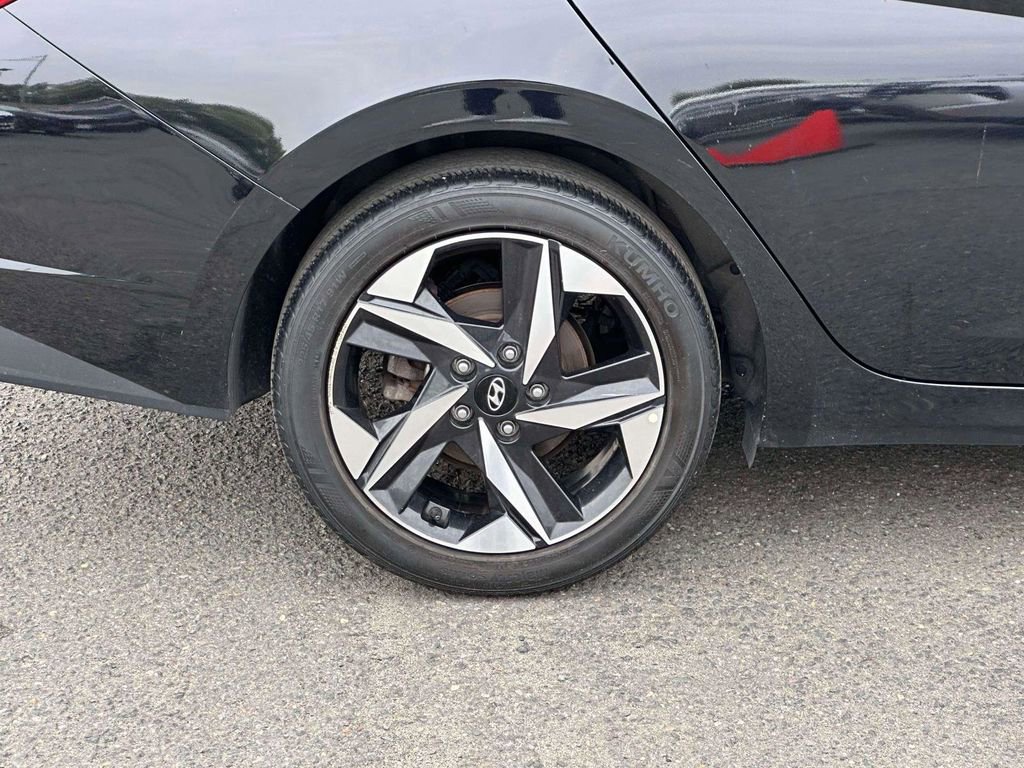 Used 2023 Hyundai Elantra SEL w/ Convenience Package FWD image 6