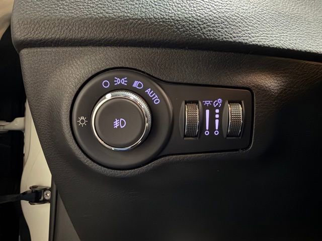 Used 2018 Jeep Compass Limited image 32