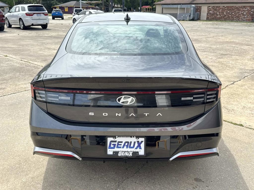 Used 2025 Hyundai Sonata SEL FWD image 11