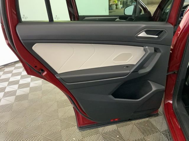Used 2019 Volkswagen Tiguan SEL Premium w/ 3rd Row Seat Package image 36