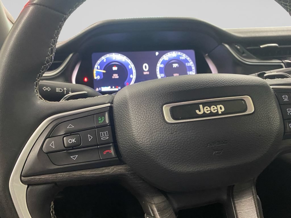 Used 2023 Jeep Grand Cherokee L Limited w/ Black Appearance Package AWD/4WD image 19
