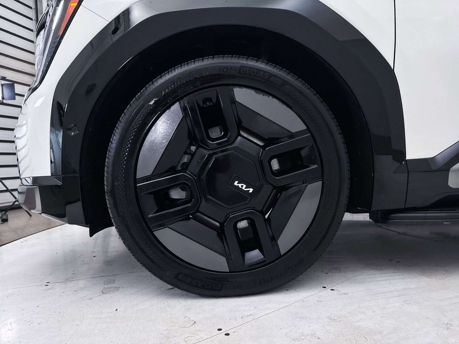 Used 2024 Kia EV9 GT-Line image 17