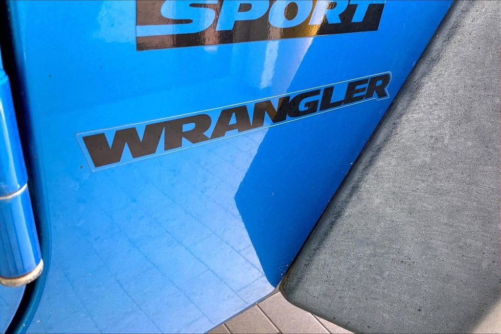 Used 2015 Jeep Wrangler Sport w/ Connectivity Group image 8