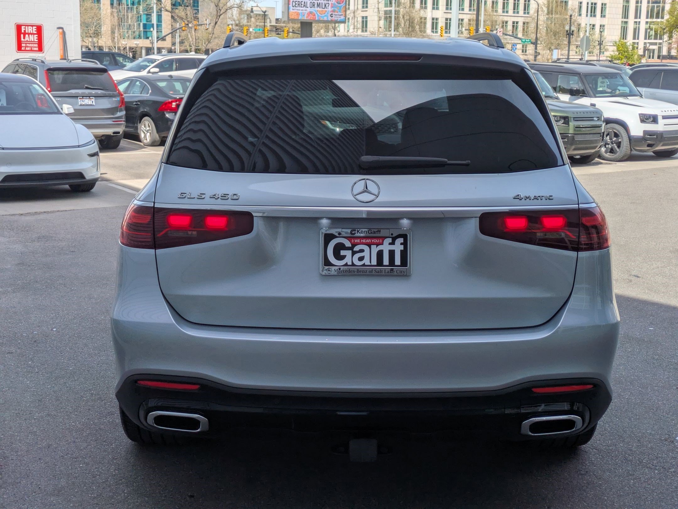 Used 2025 Mercedes-Benz GLS 450 4MATIC image 4