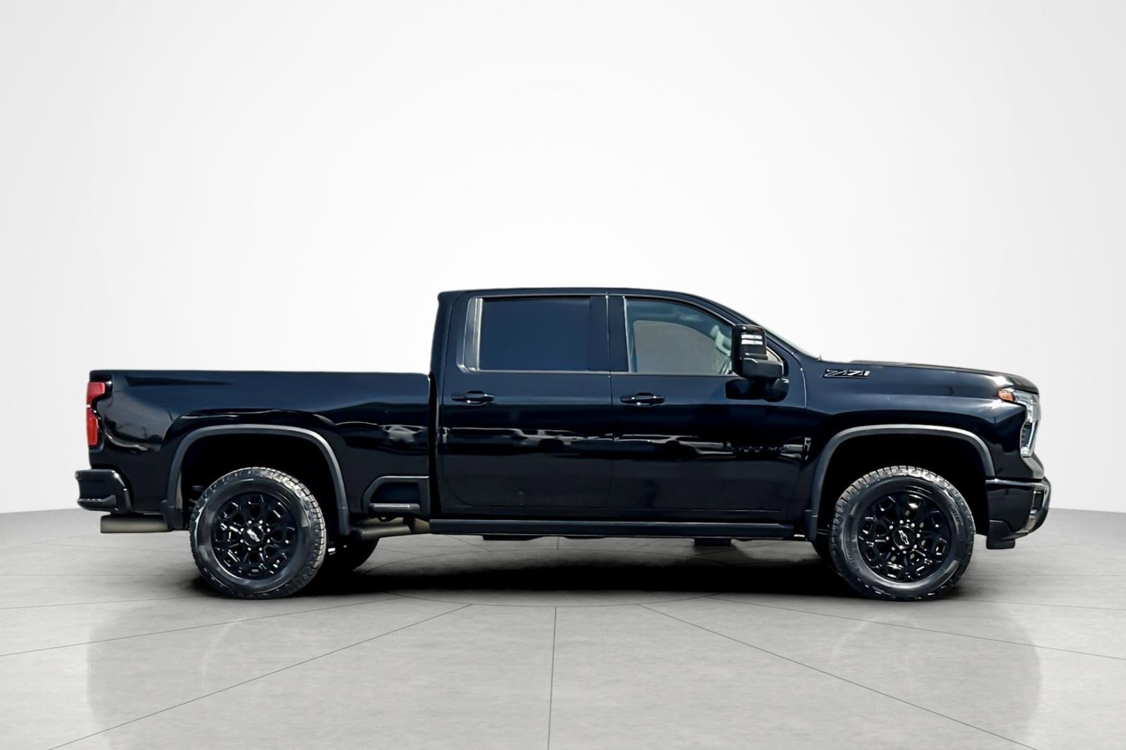 Used 2024 Chevrolet Silverado 2500 LTZ w/ LTZ Plus Package image 6