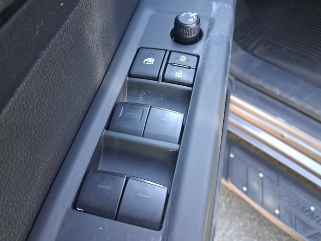 Used 2023 Toyota Tundra SR5 w/ SR5 Convenience Package AWD/4WD image 9