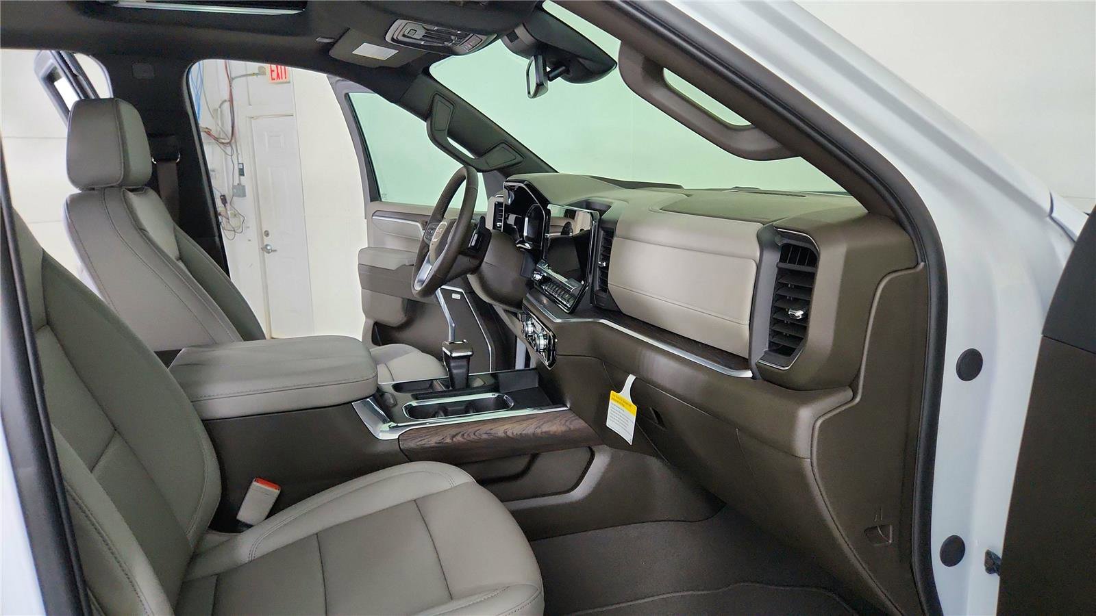 New 2026 GMC Sierra 1500 SLT w/ SLT Premium Plus Package image 41