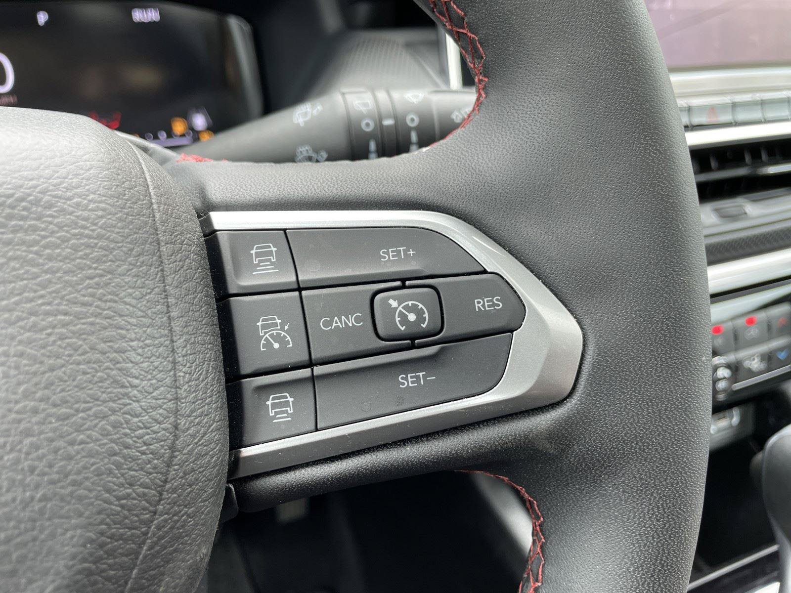 Used 2024 Jeep Compass Trailhawk w/ Trailhawk Elite Group image 16