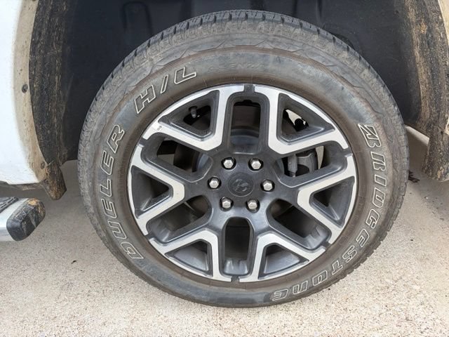 Used 2025 RAM 1500 Laramie AWD/4WD image 4