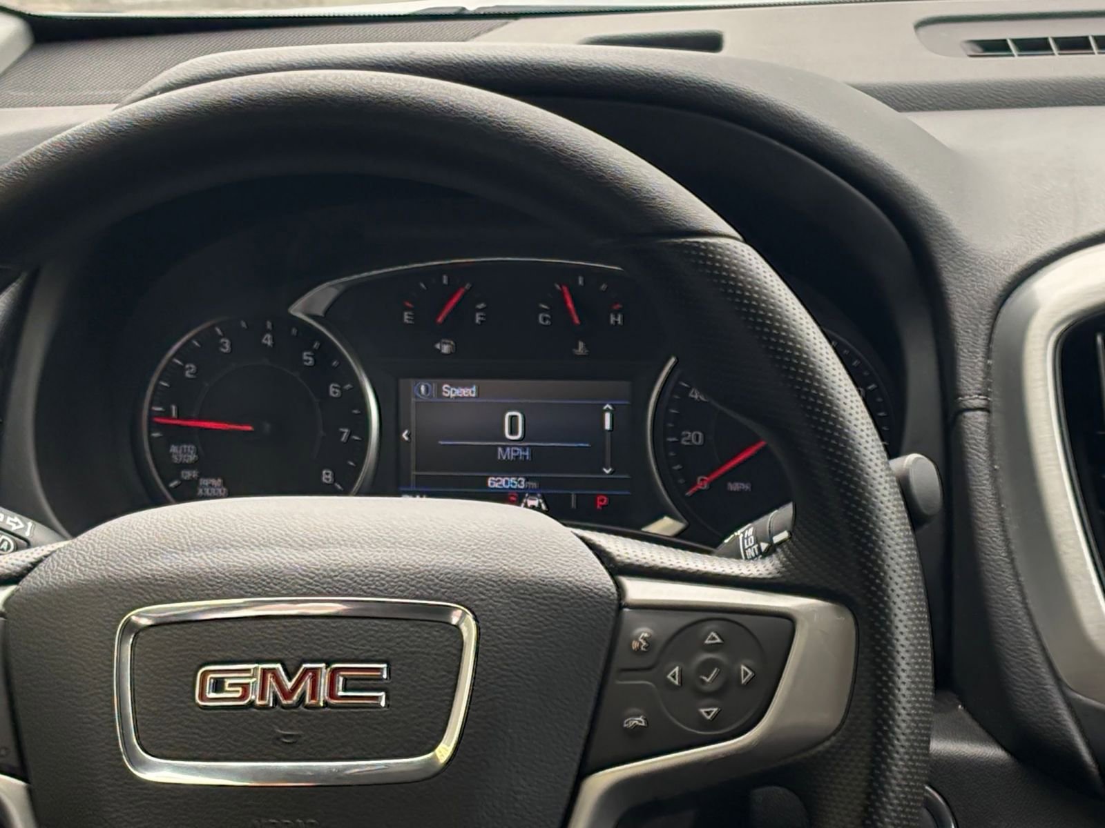 Used 2024 GMC Terrain SLE FWD image 40