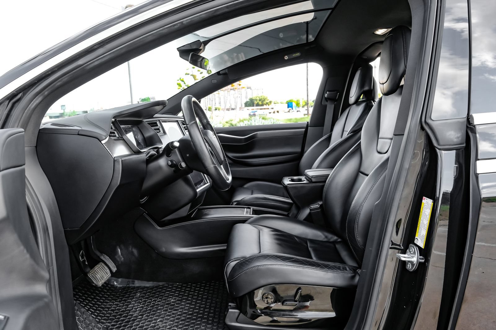 Used 2016 Tesla Model X 75D AWD/4WD image 4