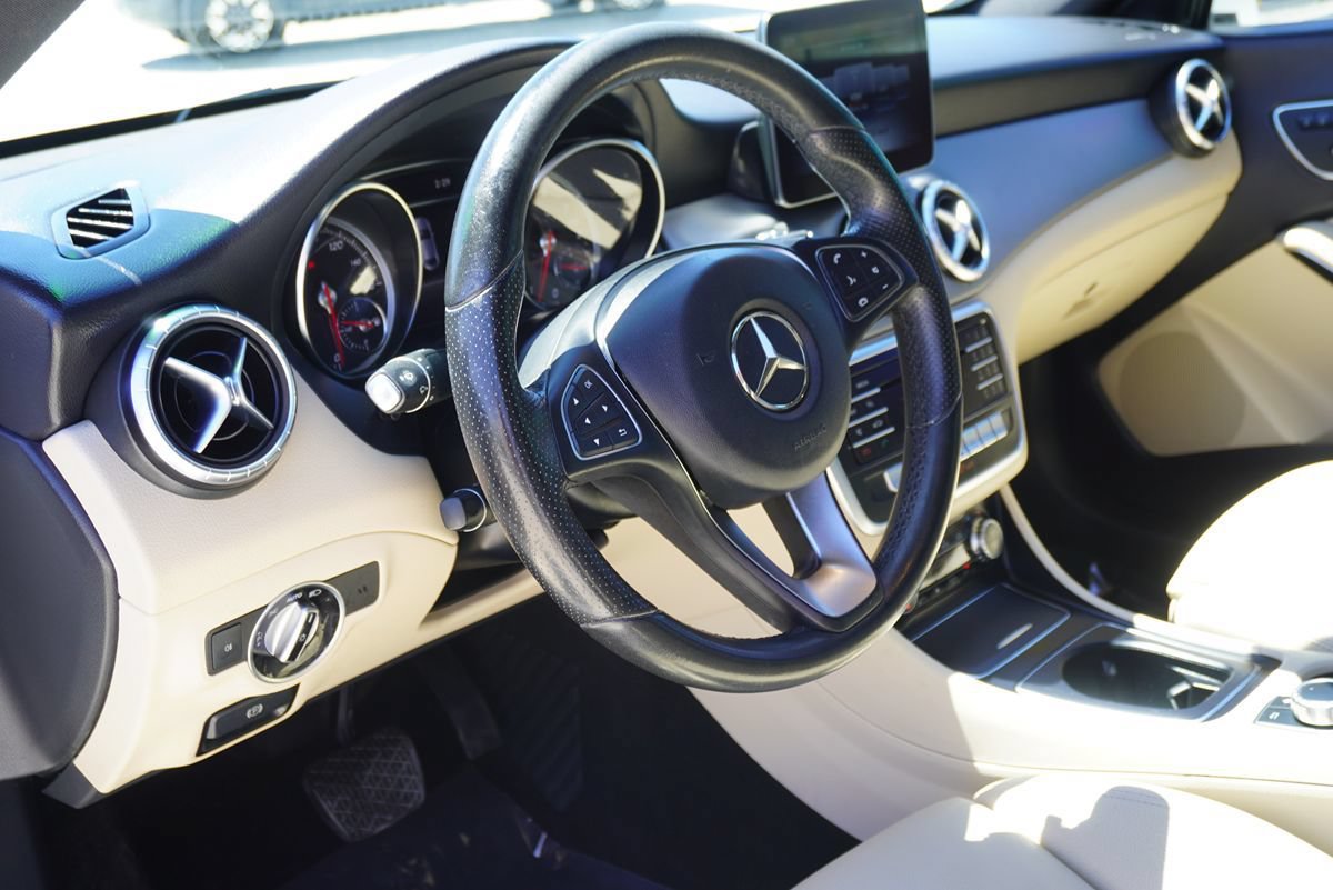 Used 2018 Mercedes-Benz CLA 250 image 23