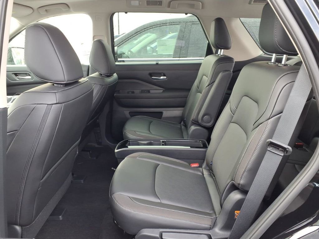New 2026 Nissan Pathfinder SL image 30