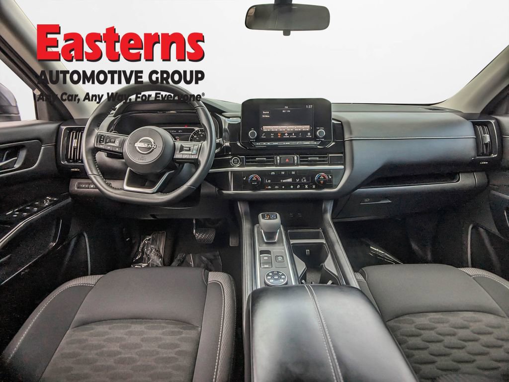 Used 2022 Nissan Pathfinder SV AWD/4WD image 21