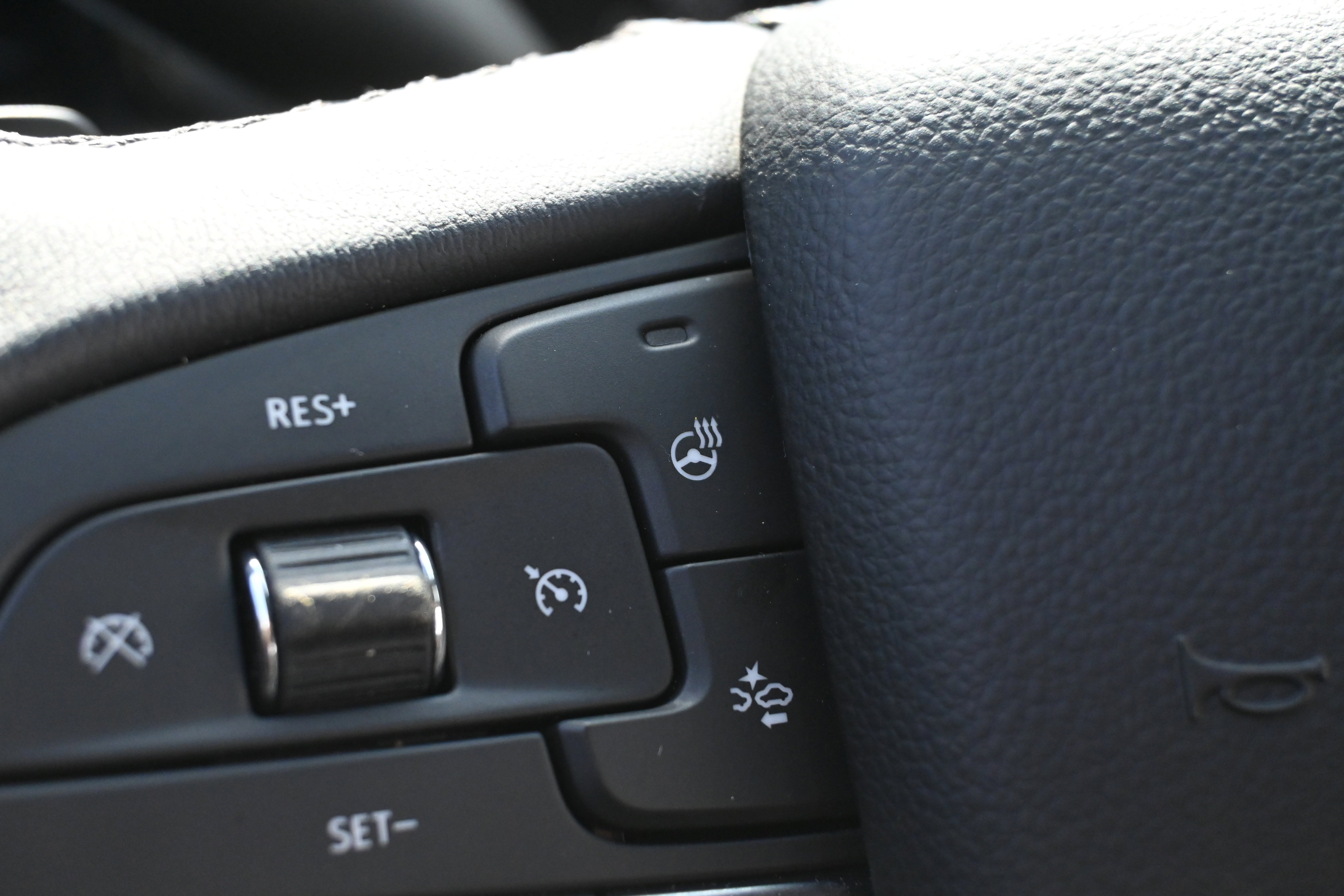 Used 2025 Cadillac XT6 Premium Luxury image 40
