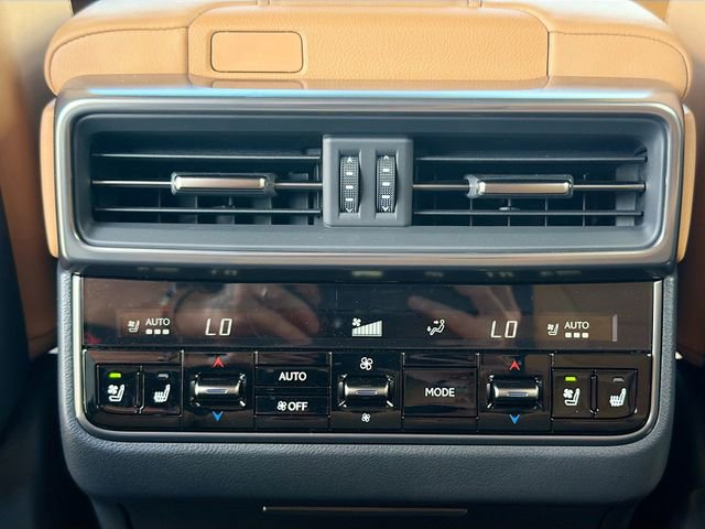 New 2026 Lexus LX 600 4WD w/ Luxury Package image 21