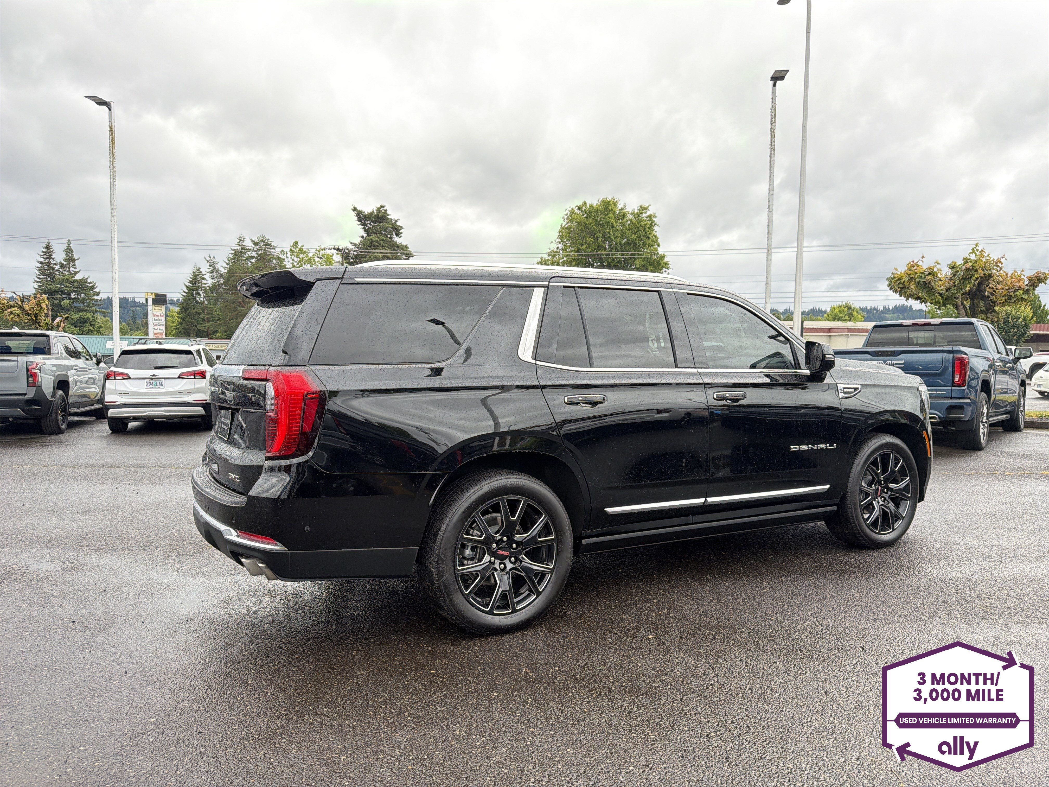 Used 2025 GMC Yukon Denali w/ Denali Reserve Package AWD/4WD image 6
