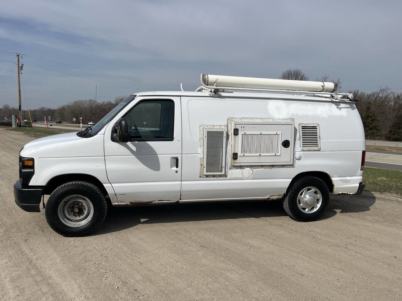 Used 2013 Ford E-250 and Econoline 250 image 12
