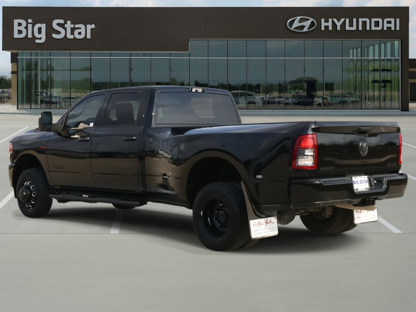 Used 2024 RAM 3500 Big Horn w/ Night Edition image 3