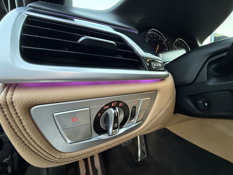 Used 2017 BMW 740i RWD image 27