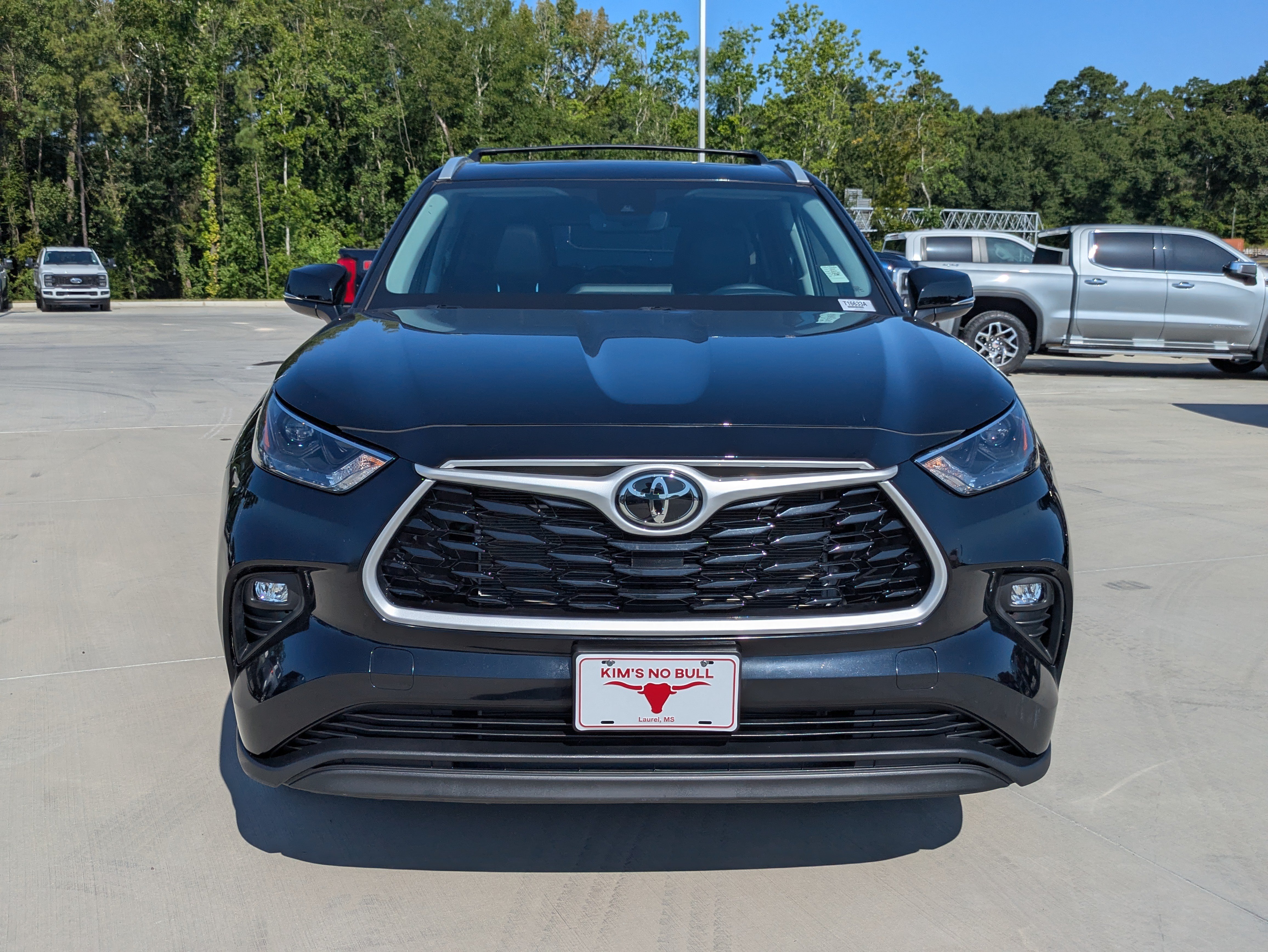 Certified 2024 Toyota Highlander XLE FWD image 8