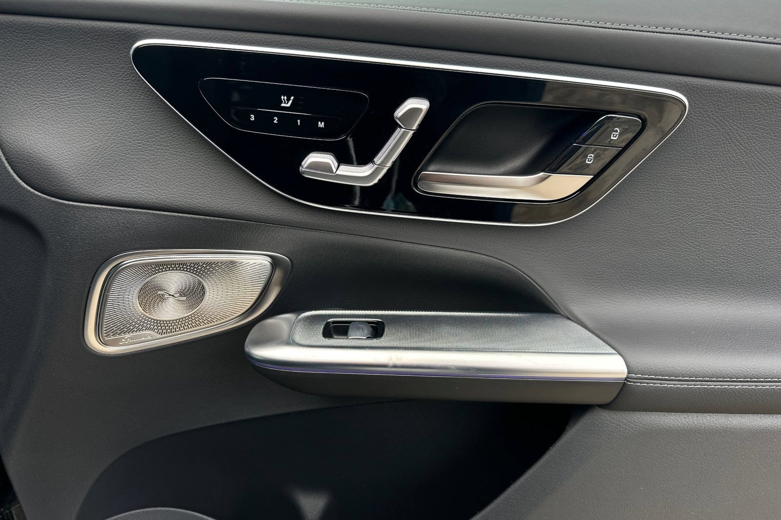 New 2025 Mercedes-Benz GLC 300 4MATIC image 21