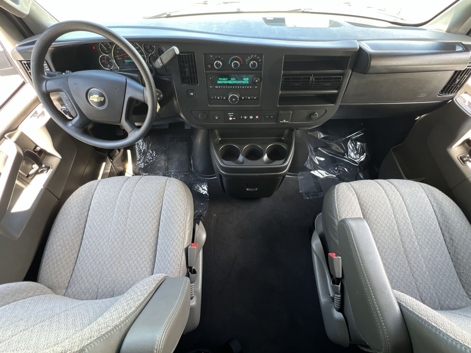 Used 2025 Chevrolet Express 3500 LT w/ LT Preferred Equipment Group RWD image 27