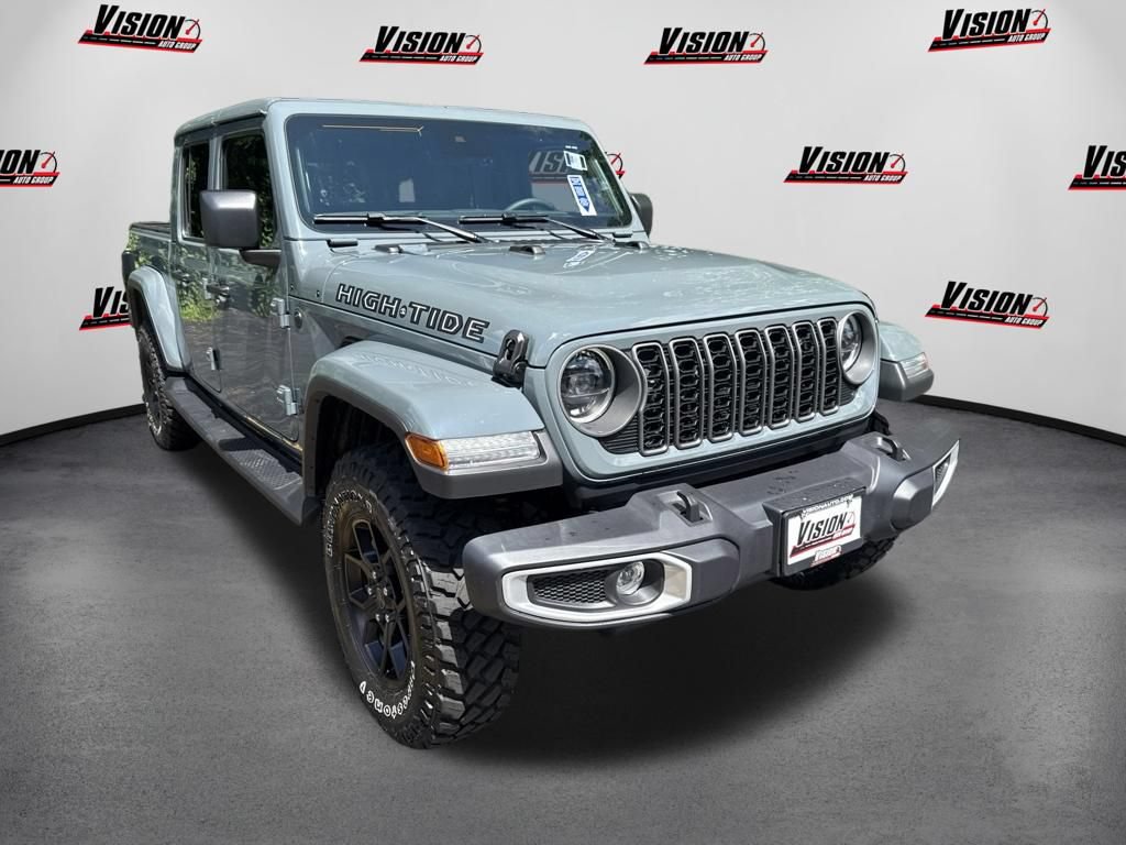 Used 2025 Jeep Gladiator Sport AWD/4WD image 3