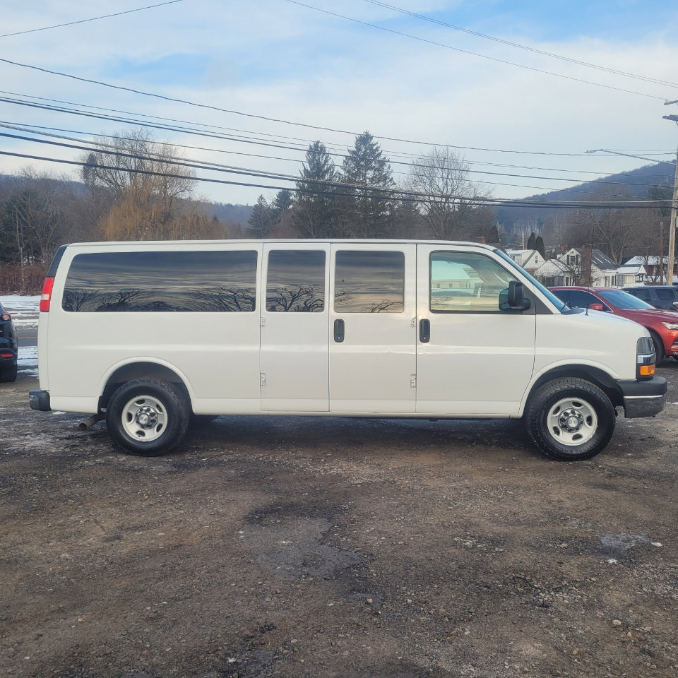 Used 2016 Chevrolet Express 3500 LT w/ LT Preferred Equipment Group image 9
