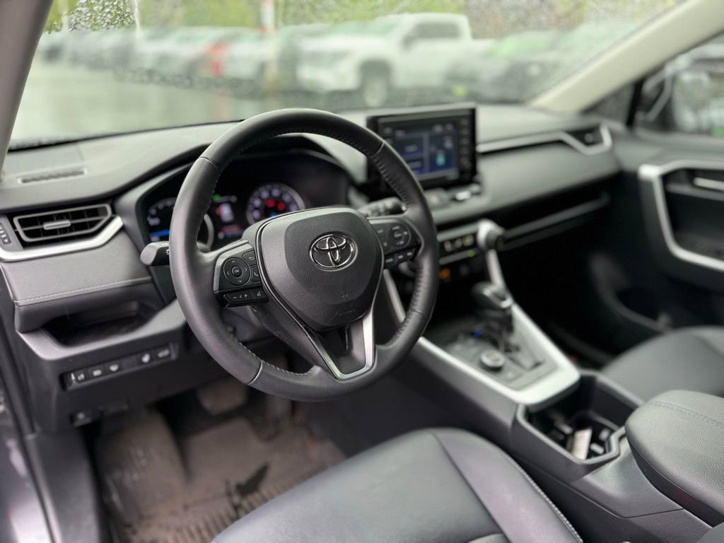 Used 2022 Toyota RAV4 XLE Premium AWD/4WD image 12