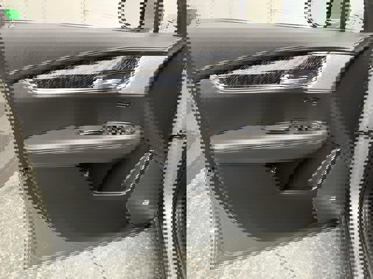 Certified 2025 Cadillac XT6 Premium Luxury AWD/4WD image 9