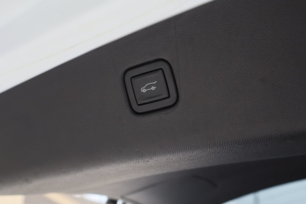 Used 2021 Chevrolet Blazer RS w/ Enhanced Convenience Package FWD image 26
