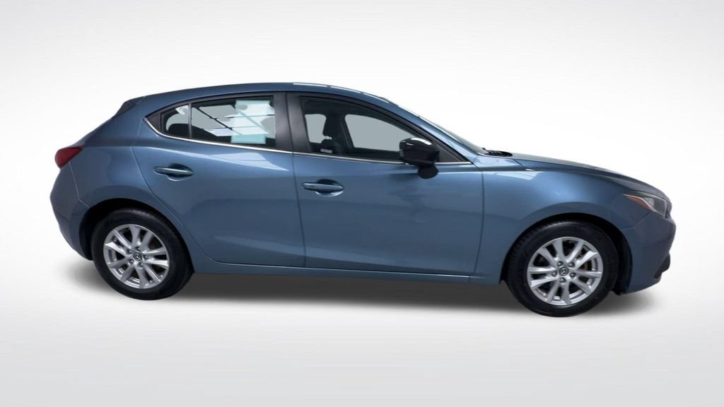 Used 2016 MAZDA MAZDA3 i Touring w/ Popular Equipment Package FWD image 9