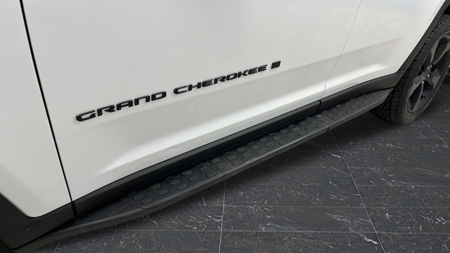 Certified 2024 Jeep Grand Cherokee Limited w/ Luxury Tech Group II AWD/4WD image 41