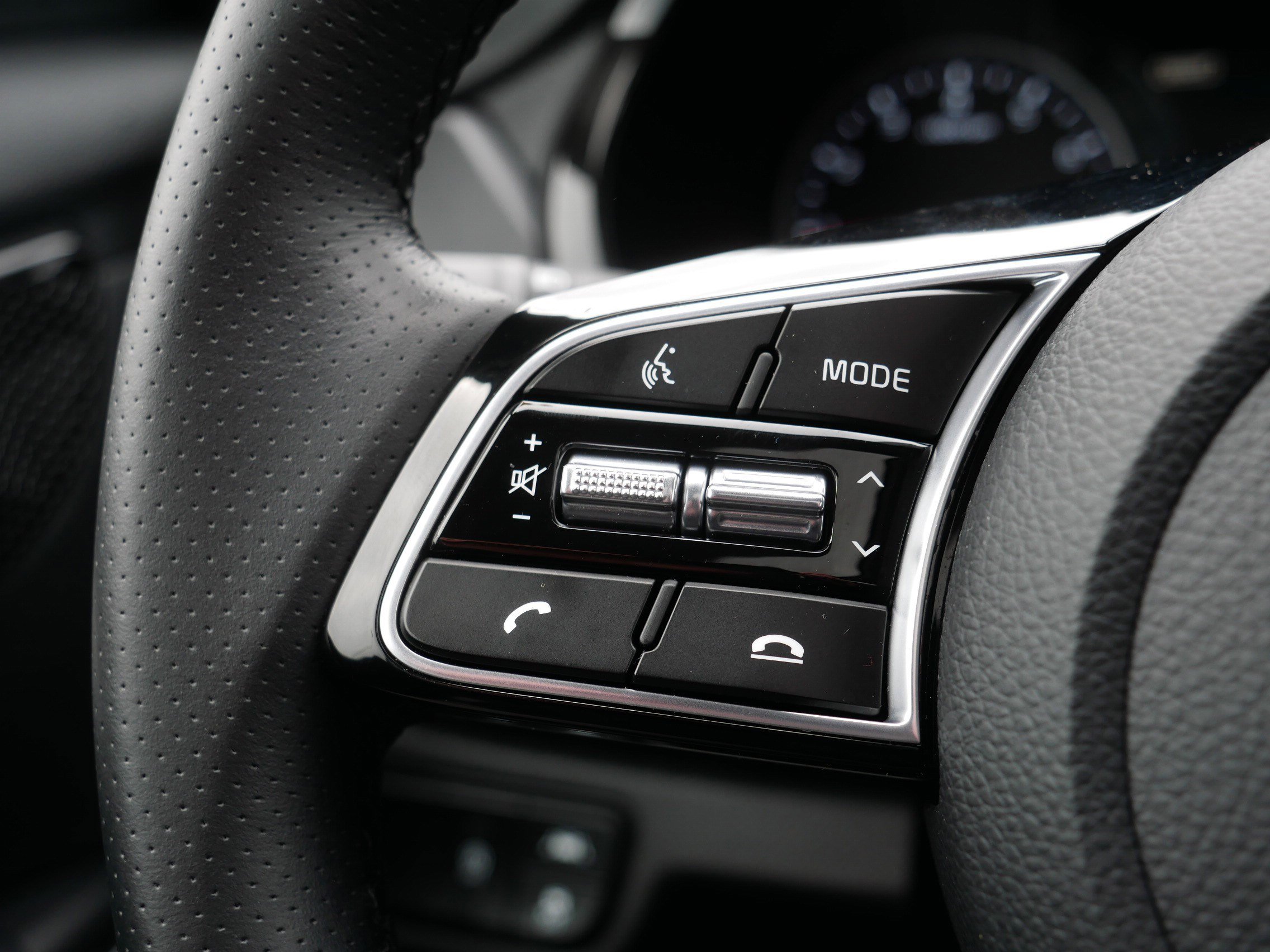 Certified 2023 Kia Seltos SX w/ SX Sunroof Package image 28