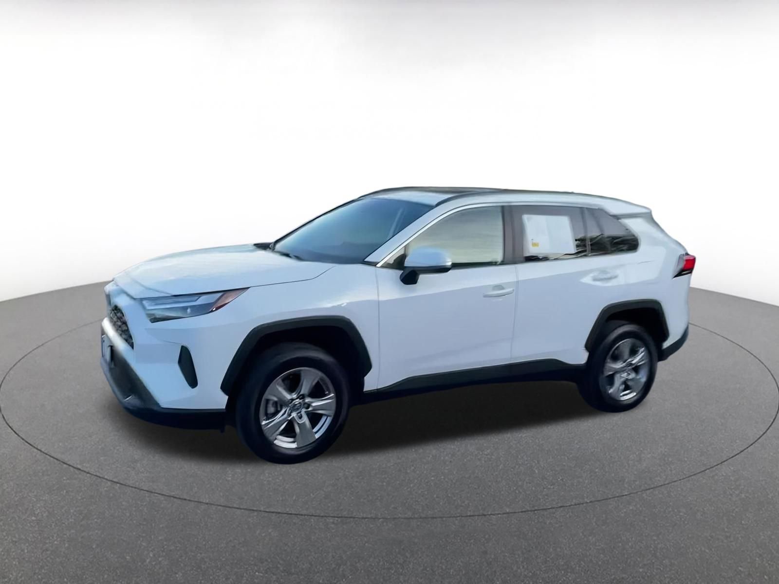 Used 2025 Toyota RAV4 XLE image 8