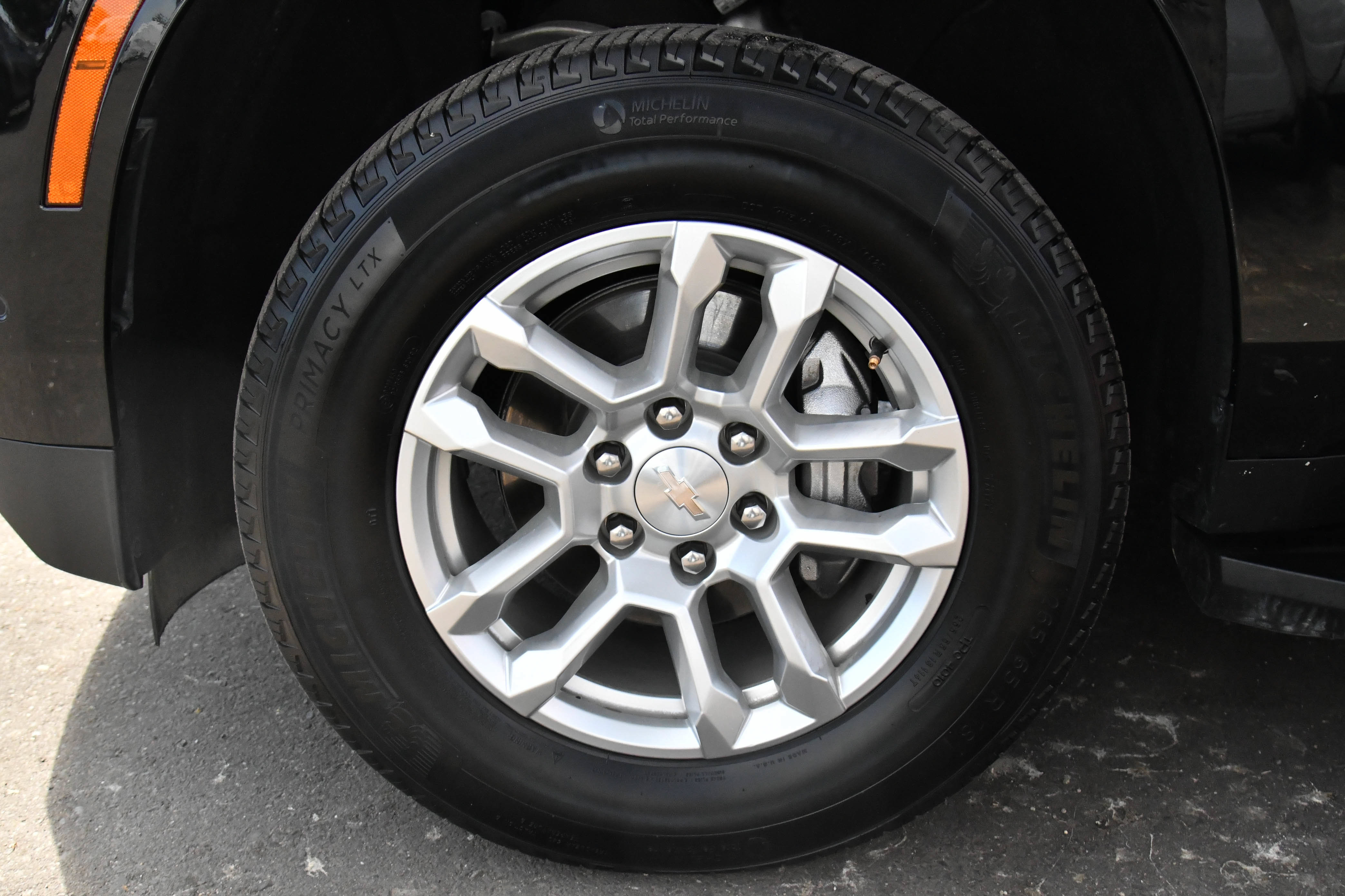 Used 2025 Chevrolet Tahoe LT AWD/4WD image 12