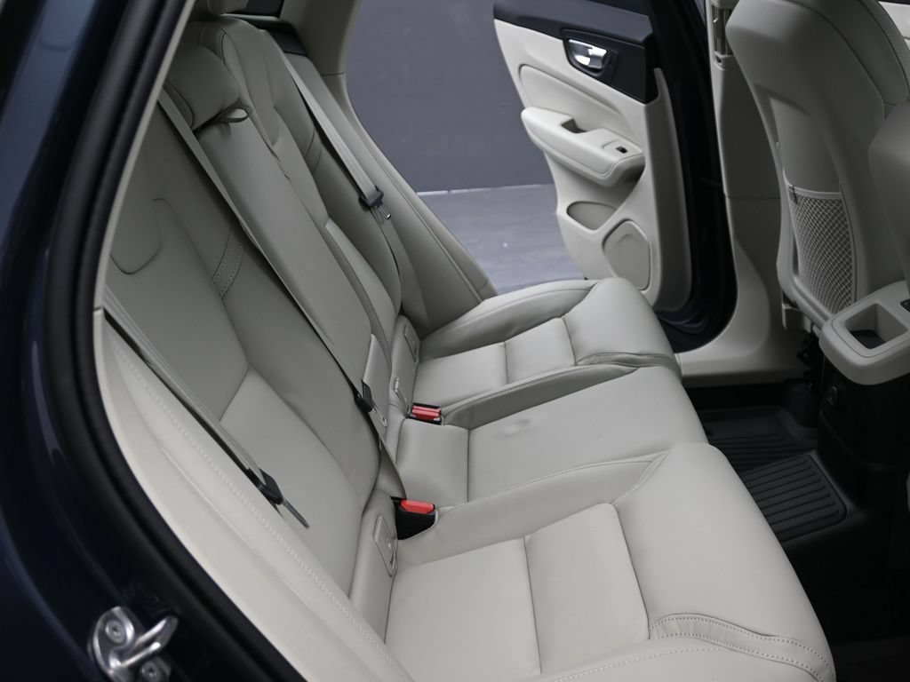 New 2026 Volvo XC60 T8 Ultra w/ Protection Package Premier AWD/4WD image 19