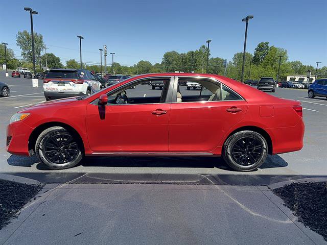 Used 2012 Toyota Camry LE FWD image 4