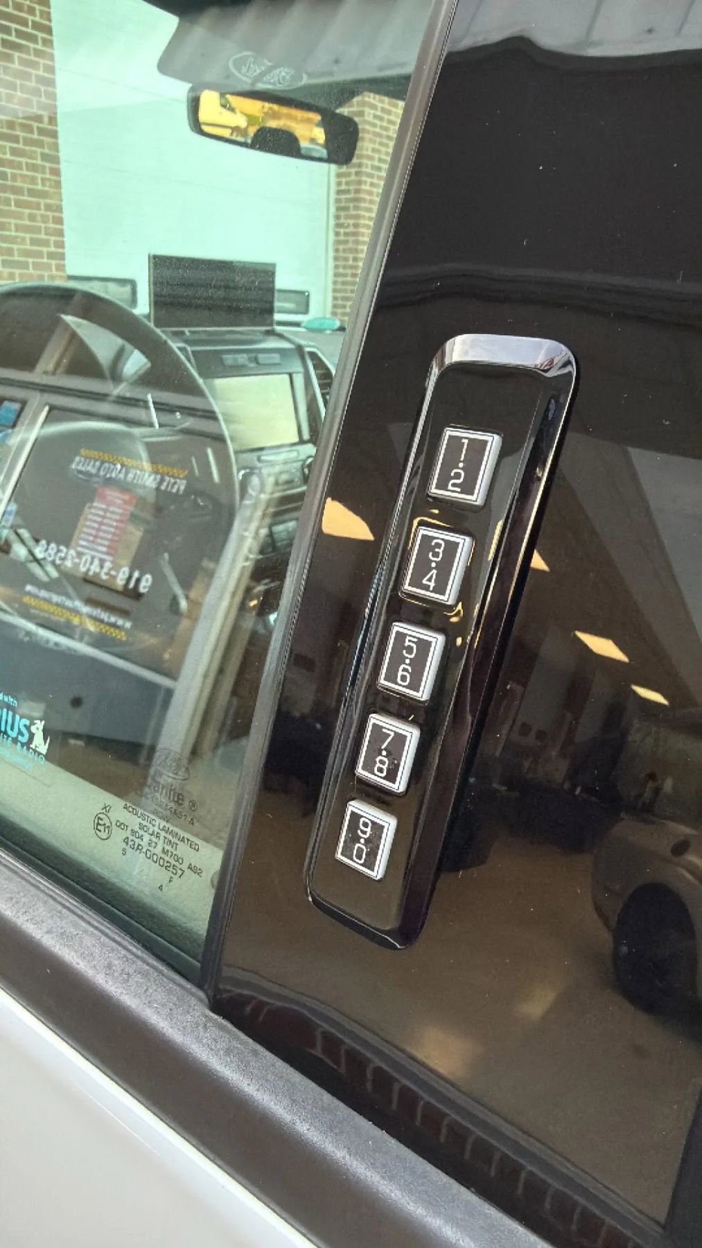 Used 2015 Ford F150 XLT w/ Equipment Group 302A Luxury image 9