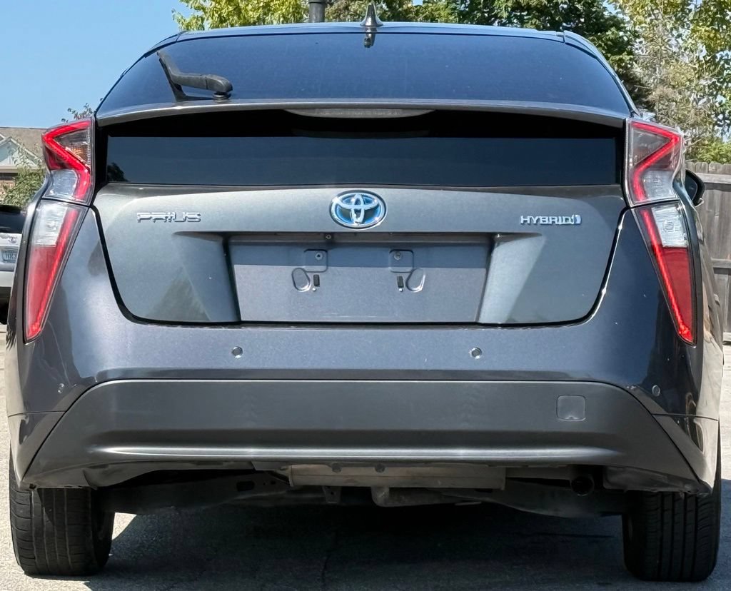 Used 2017 Toyota Prius Four FWD image 4