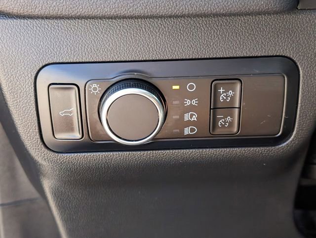 Used 2022 Ford Escape SE w/ SE Sport Appearance Package image 30