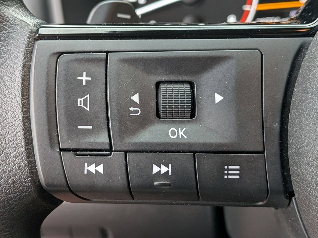Used 2023 Nissan Rogue SV AWD/4WD image 13