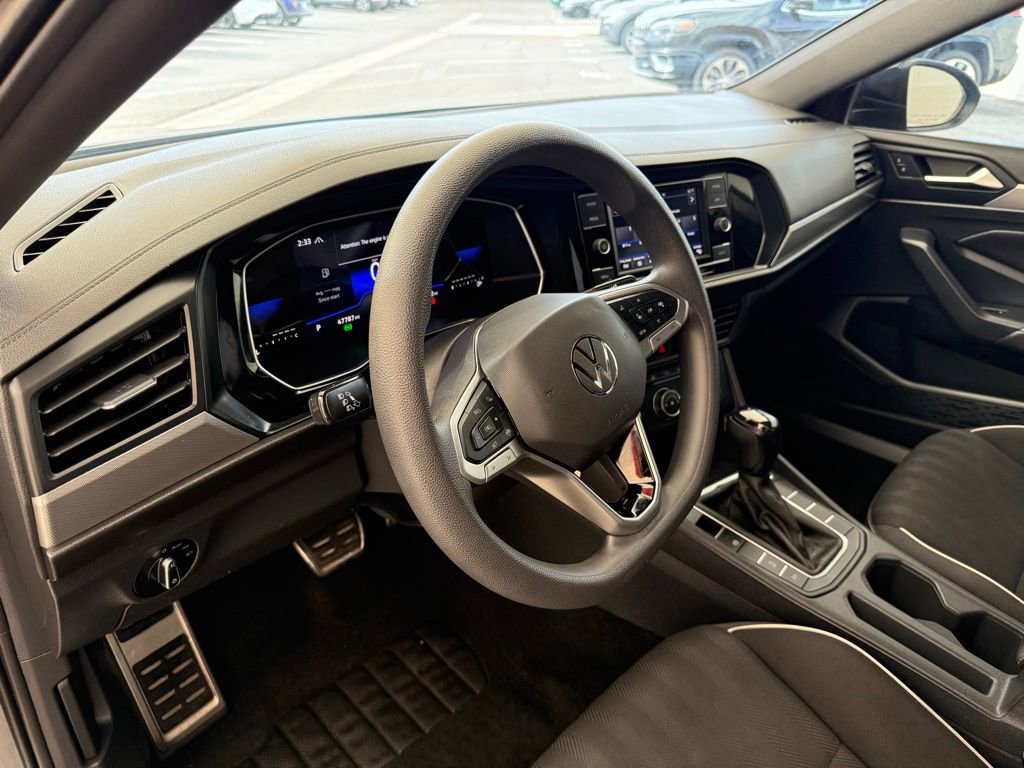Used 2023 Volkswagen Jetta Sport image 32