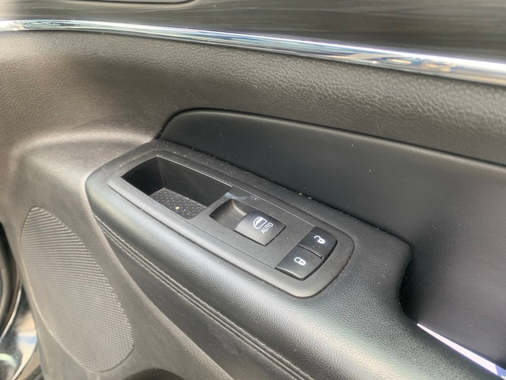 Used 2020 Jeep Grand Cherokee Limited w/ Luxury Group II RWD image 38