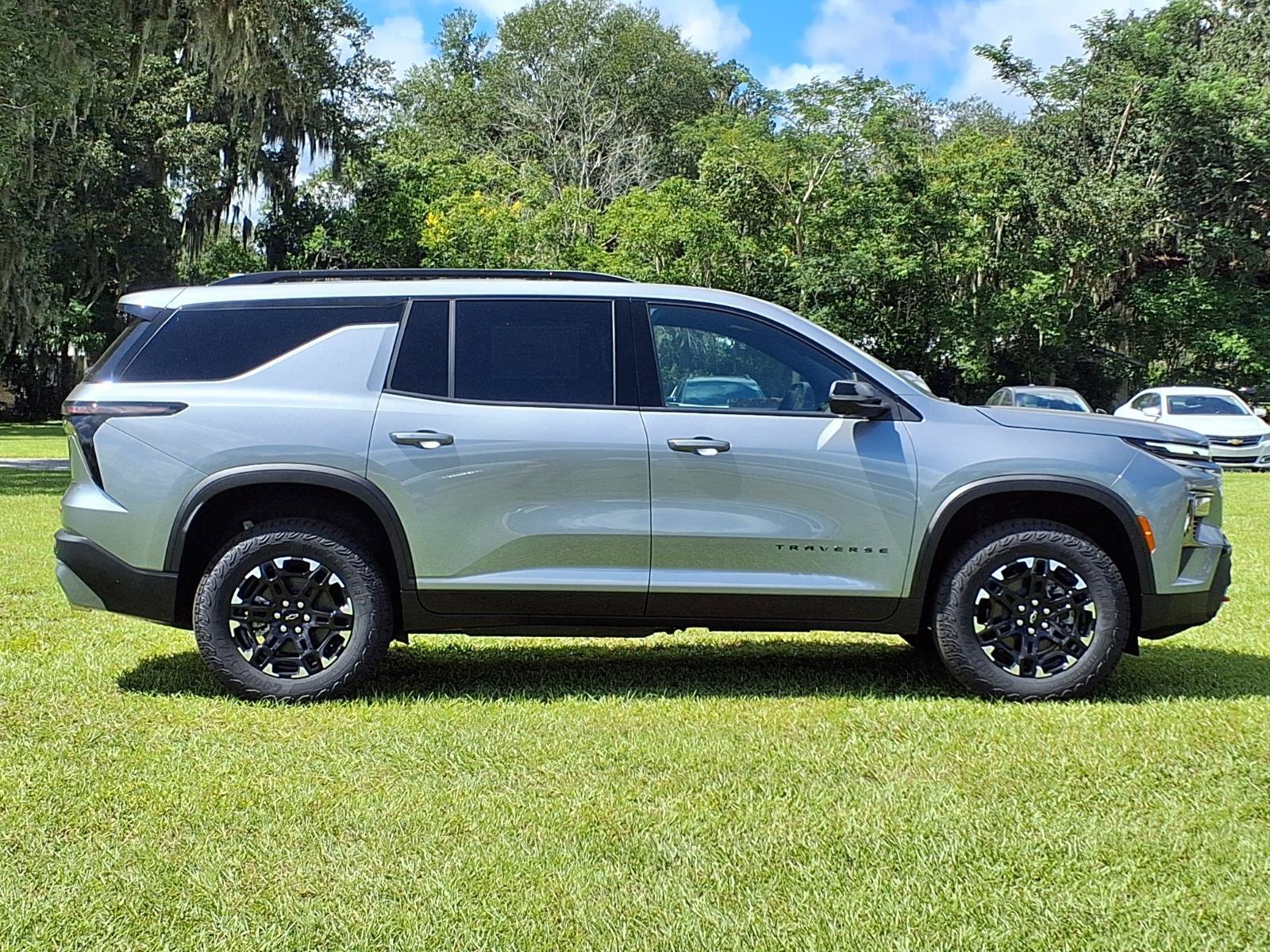 New 2027 Chevrolet Traverse Z71 w/ Driver Confidence Package AWD/4WD image 3