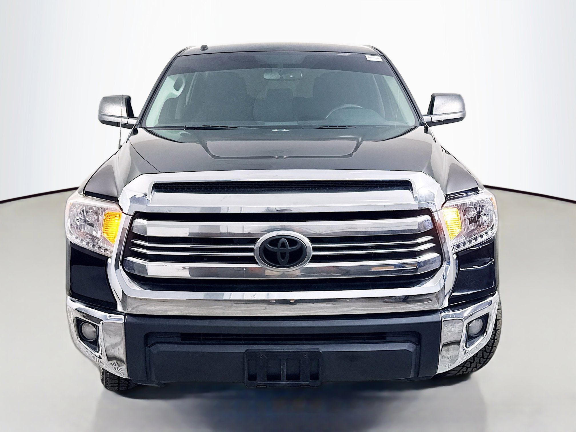 Used 2017 Toyota Tundra SR5 w/ SR5 Upgrade Package image 2