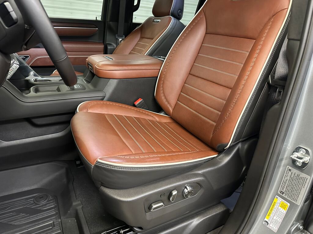 Certified 2025 GMC Sierra 2500 Denali Ultimate w/ Max Trailering Package image 5