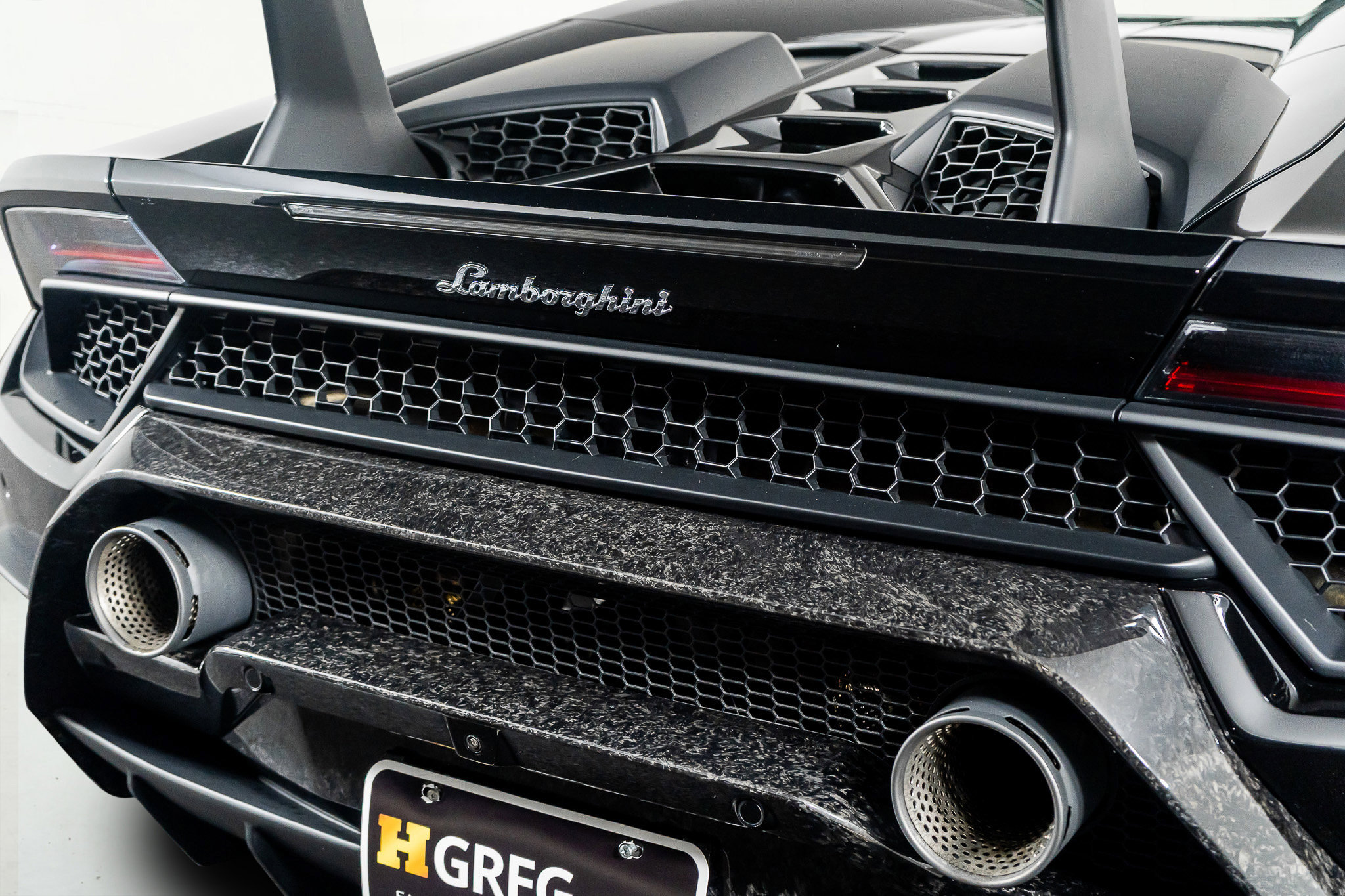 Used 2018 Lamborghini Huracan Performante AWD/4WD image 15